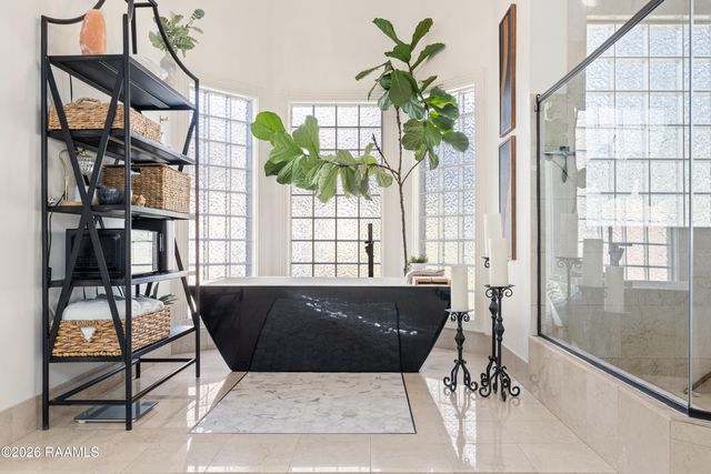 504 W Bayou Parkway, Lafayette, LA 70503