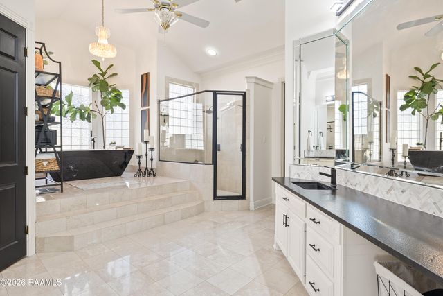 504 W Bayou Parkway, Lafayette, LA 70503