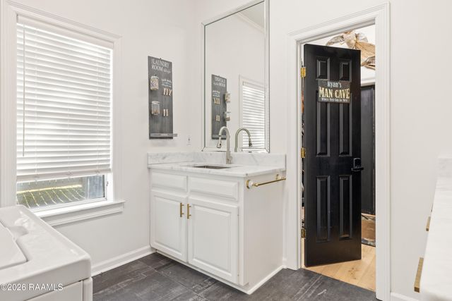 504 W Bayou Parkway, Lafayette, LA 70503