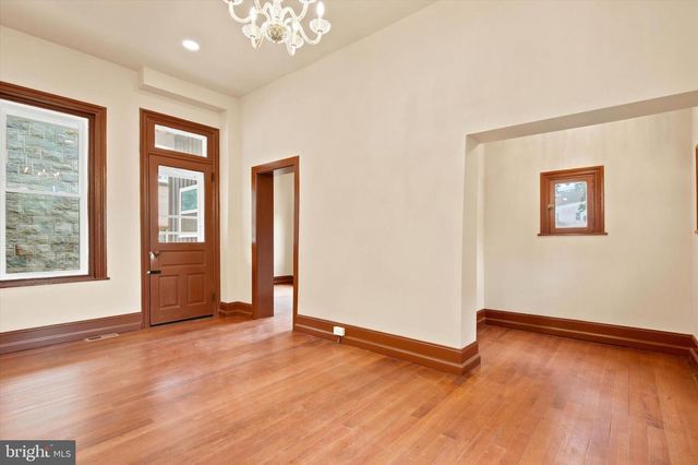 1040 E HIGH ST, Pottstown, PA 19464