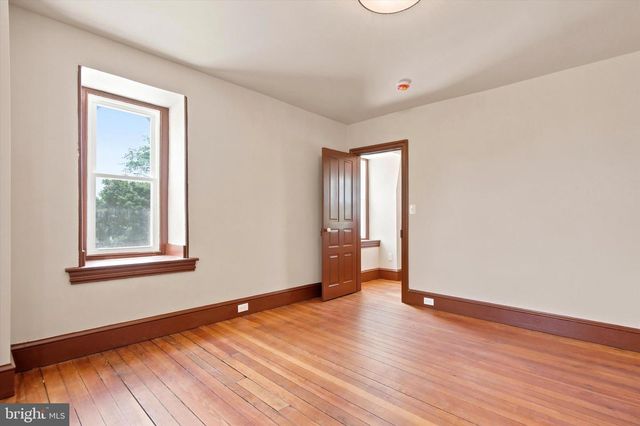 1040 E HIGH ST, Pottstown, PA 19464