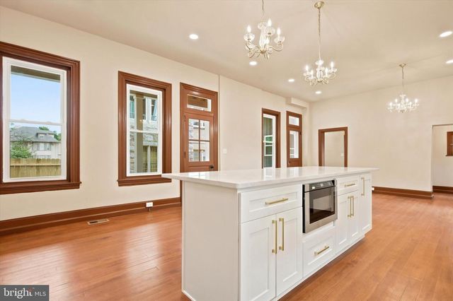 1040 E HIGH ST, Pottstown, PA 19464