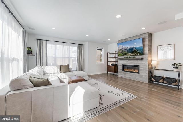 6277 EDSALL RD, Alexandria, VA 22312