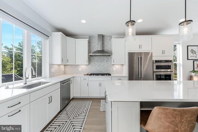 6277 EDSALL RD, Alexandria, VA 22312