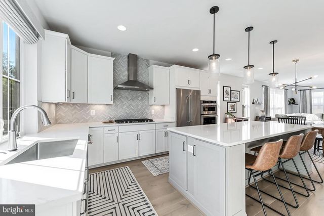 6277 EDSALL RD, Alexandria, VA 22312