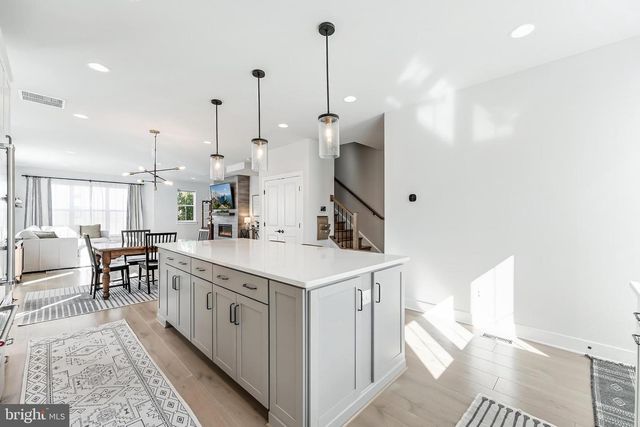 6277 EDSALL RD, Alexandria, VA 22312