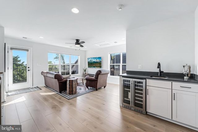 6277 EDSALL RD, Alexandria, VA 22312