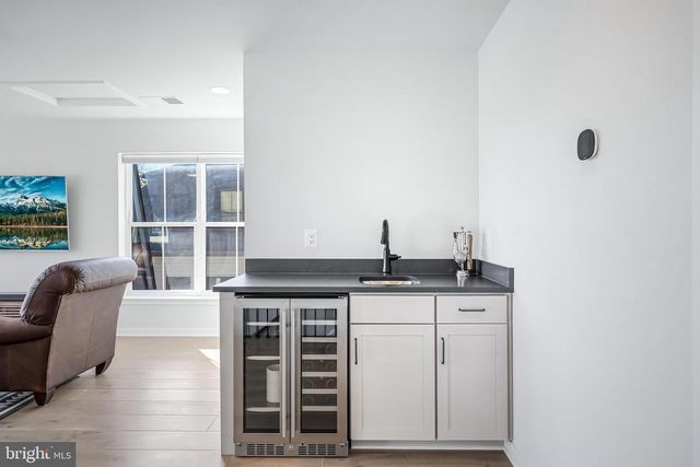 6277 EDSALL RD, Alexandria, VA 22312
