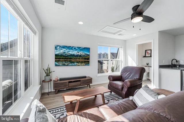 6277 EDSALL RD, Alexandria, VA 22312