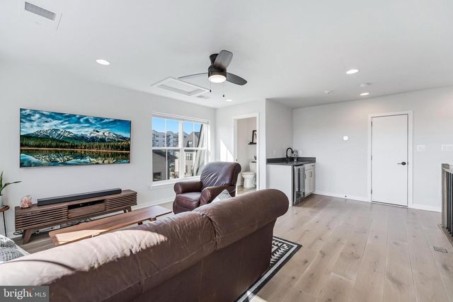 6277 EDSALL RD, Alexandria, VA 22312