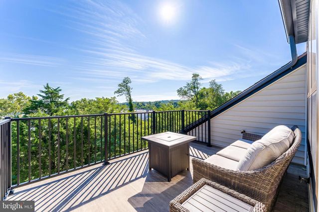 6277 EDSALL RD, Alexandria, VA 22312
