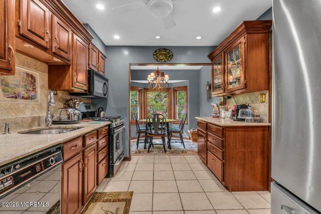 15 Etmore Place, New Providence, NJ 07974