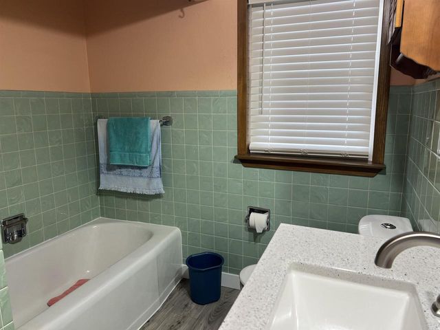 400 E 16TH STREET, Kaukauna, WI 54130