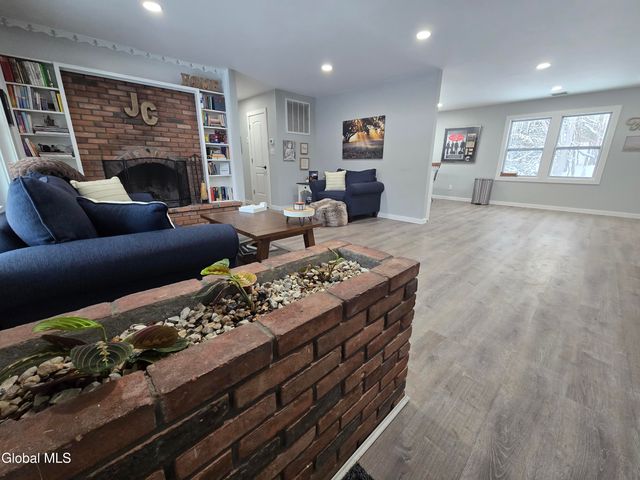 966 Thacher Park Road, Voorheesville, NY 12186