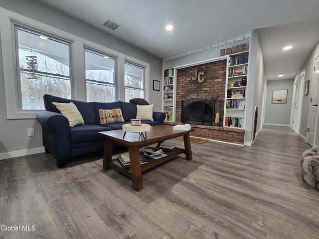 966 Thacher Park Road, Voorheesville, NY 12186