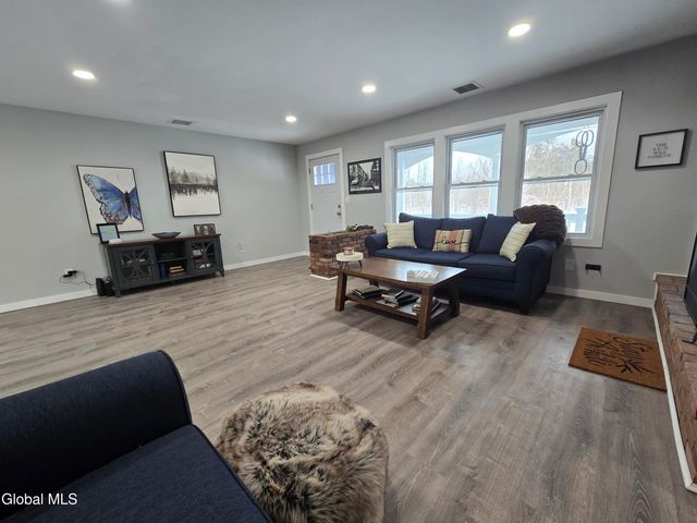 966 Thacher Park Road, Voorheesville, NY 12186