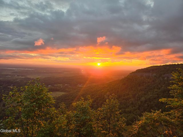 966 Thacher Park Road, Voorheesville, NY 12186