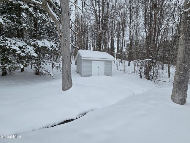 966 Thacher Park Road, Voorheesville, NY 12186