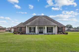 42439 Clouatre Rd, Gonzales, LA 70737