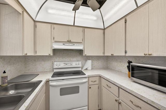 4533 MARINE PARKWAY 203, New Port Richey, FL 34652