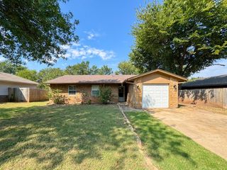 1900 Twin Tree Drive, Norman, OK 73071