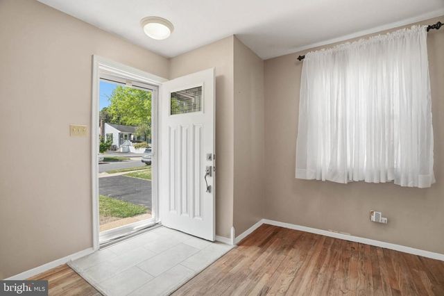 1008 GILBERT RD, Rockville, MD 20851