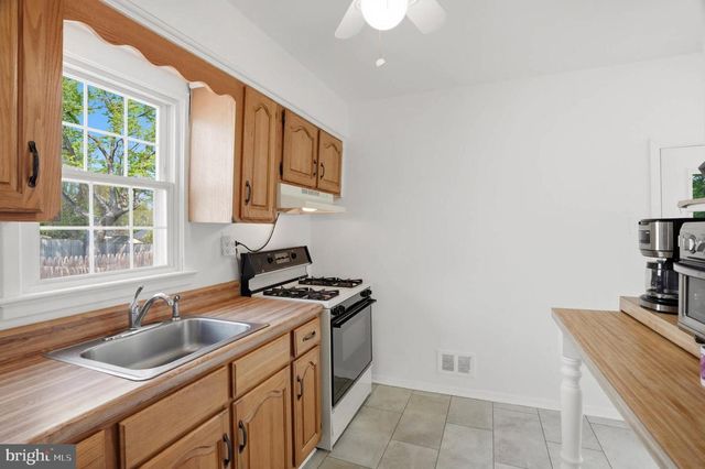 1008 GILBERT RD, Rockville, MD 20851