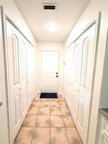 7215 Creek Crest Drive, Houston, TX 77095