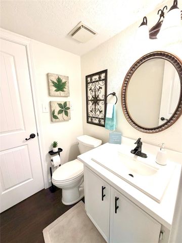 7215 Creek Crest Drive, Houston, TX 77095
