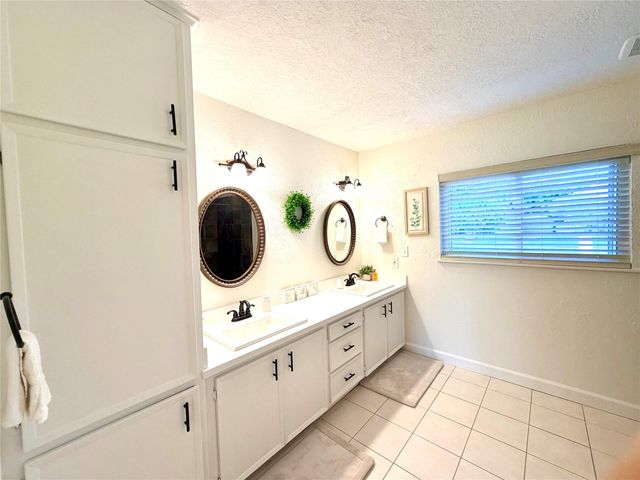 7215 Creek Crest Drive, Houston, TX 77095