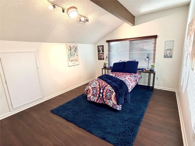 7215 Creek Crest Drive, Houston, TX 77095