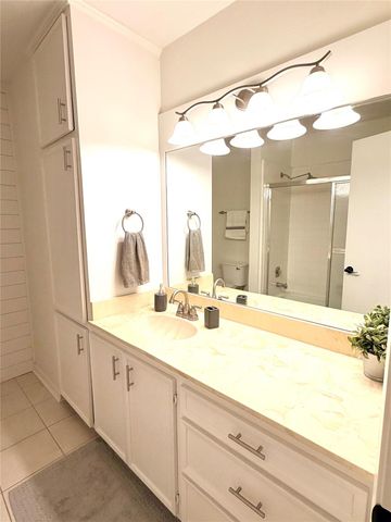 7215 Creek Crest Drive, Houston, TX 77095