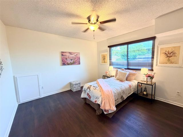 7215 Creek Crest Drive, Houston, TX 77095