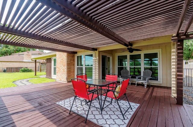 7215 Creek Crest Drive, Houston, TX 77095
