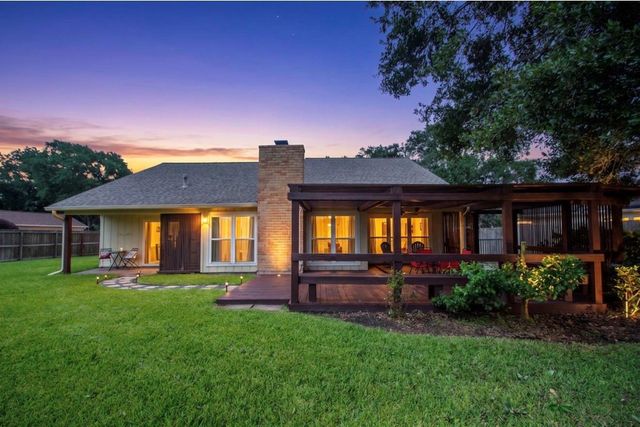 7215 Creek Crest Drive, Houston, TX 77095
