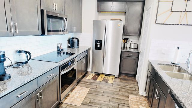 692 Avalon Drive, Waxahachie, TX 75165