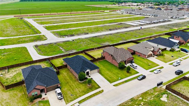 692 Avalon Drive, Waxahachie, TX 75165