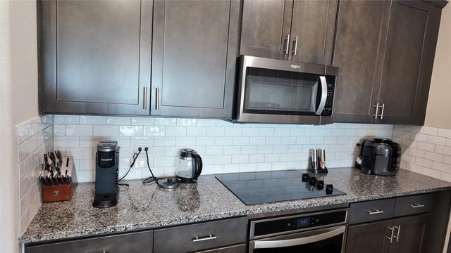 692 Avalon Drive, Waxahachie, TX 75165