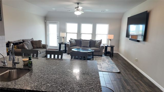 692 Avalon Drive, Waxahachie, TX 75165