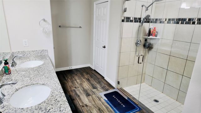 692 Avalon Drive, Waxahachie, TX 75165