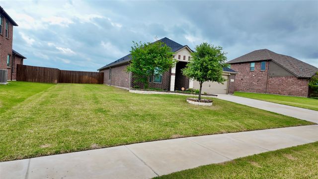 692 Avalon Drive, Waxahachie, TX 75165