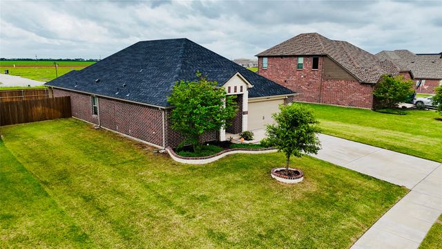 692 Avalon Drive, Waxahachie, TX 75165
