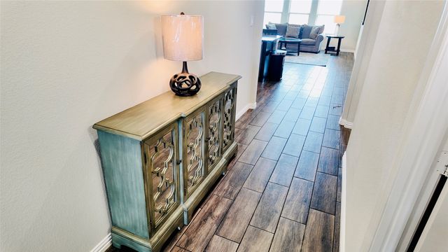 692 Avalon Drive, Waxahachie, TX 75165