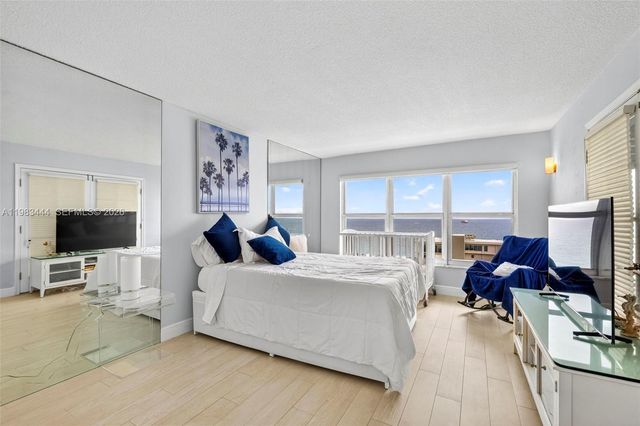 3000 E Sunrise Blvd PHB, Fort Lauderdale, FL 33304