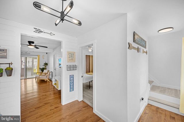 4 WEAVER DR, Manahawkin, NJ 08050