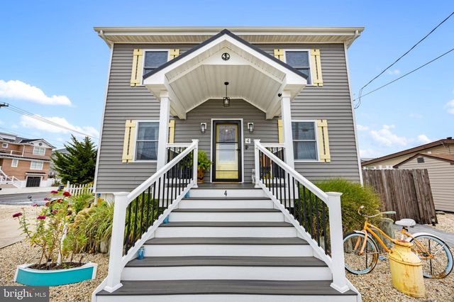 4 WEAVER DR, Manahawkin, NJ 08050
