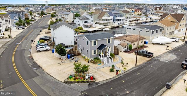 4 WEAVER DR, Manahawkin, NJ 08050