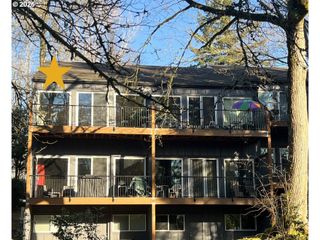 4 TOUCHSTONE 87, Lake Oswego, OR 97035