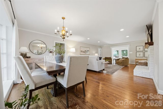 1240 10th Street Lane NW, Hickory, NC 28601