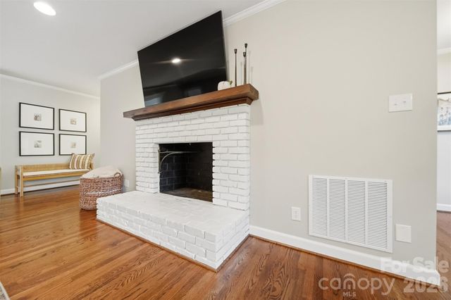 1240 10th Street Lane NW, Hickory, NC 28601